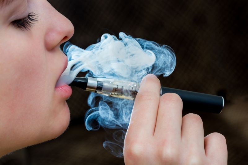 Quit smoking with the e-cigarette